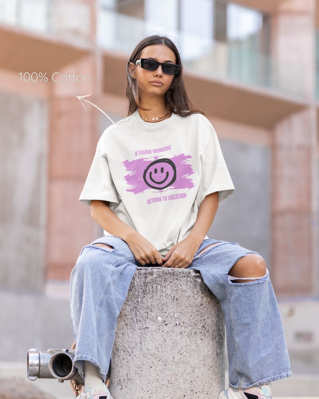 White oversized cotton t-shirt with 'If found working, return to vacation' quote – Out of Office clothing